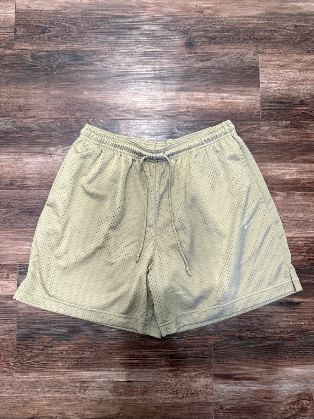 Men's Nike Basketball Shorts with Logo Details